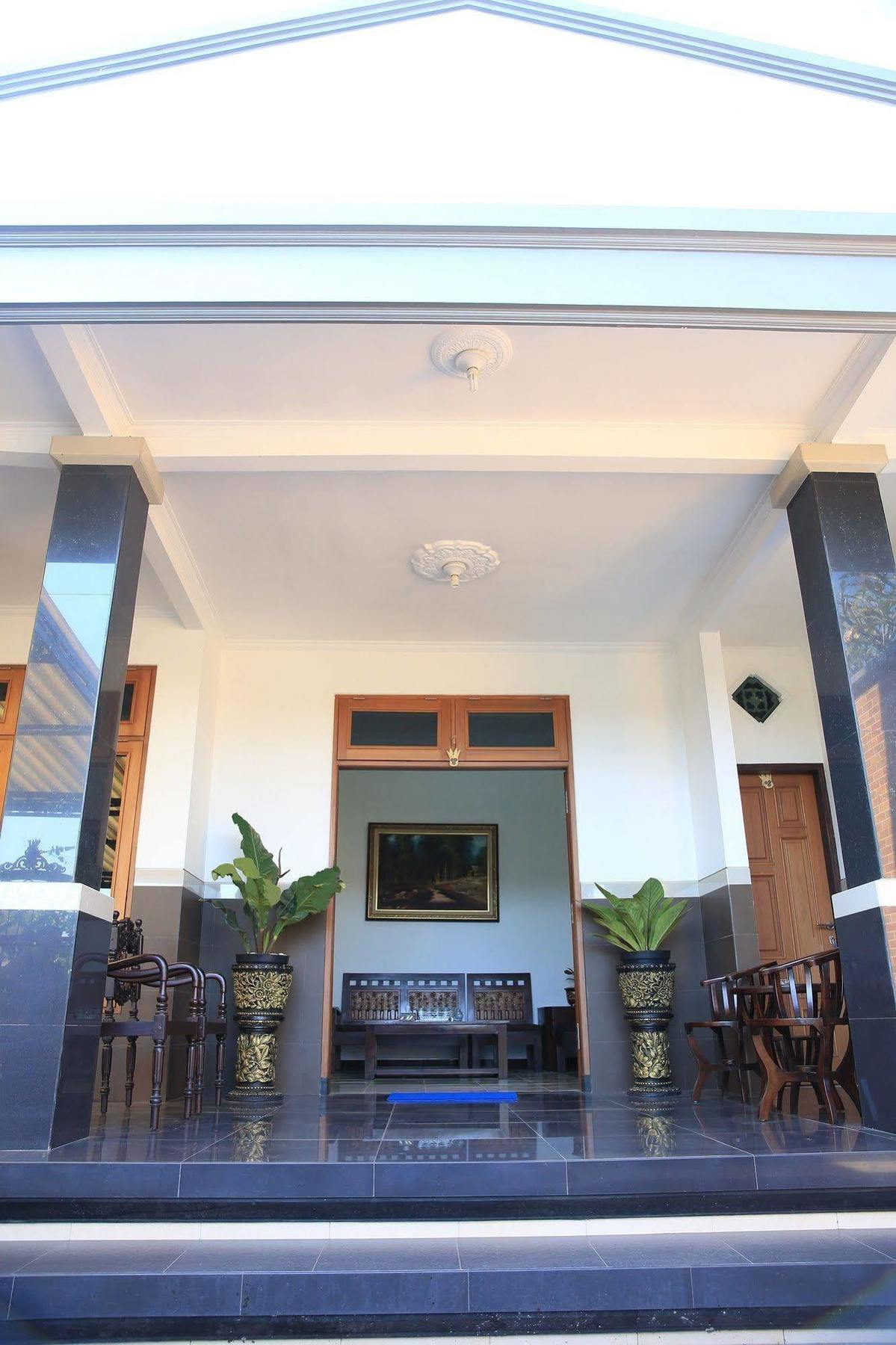 Puri Kusuma Guest House Selemadeg Kültér fotó