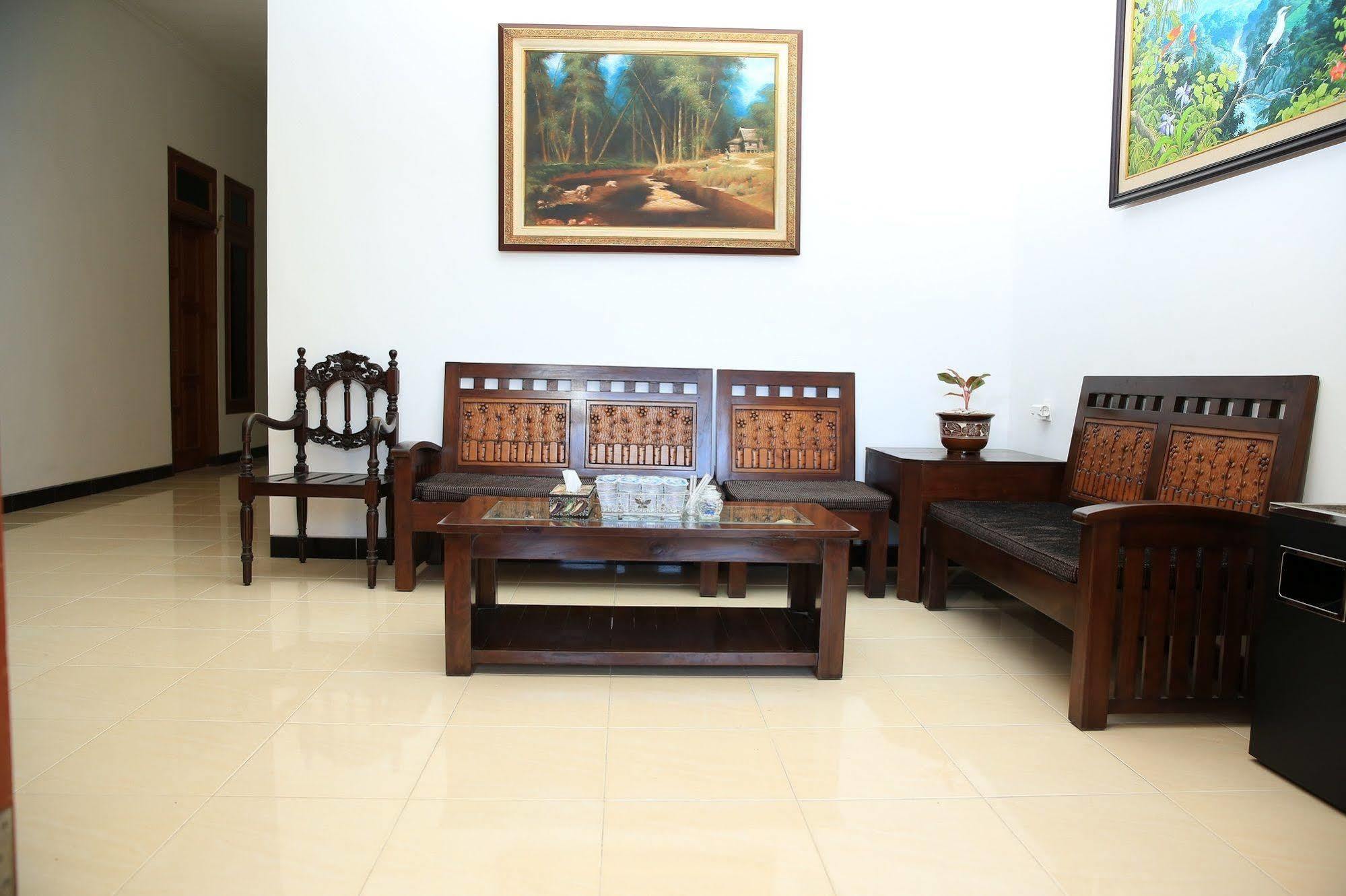 Puri Kusuma Guest House Selemadeg Kültér fotó